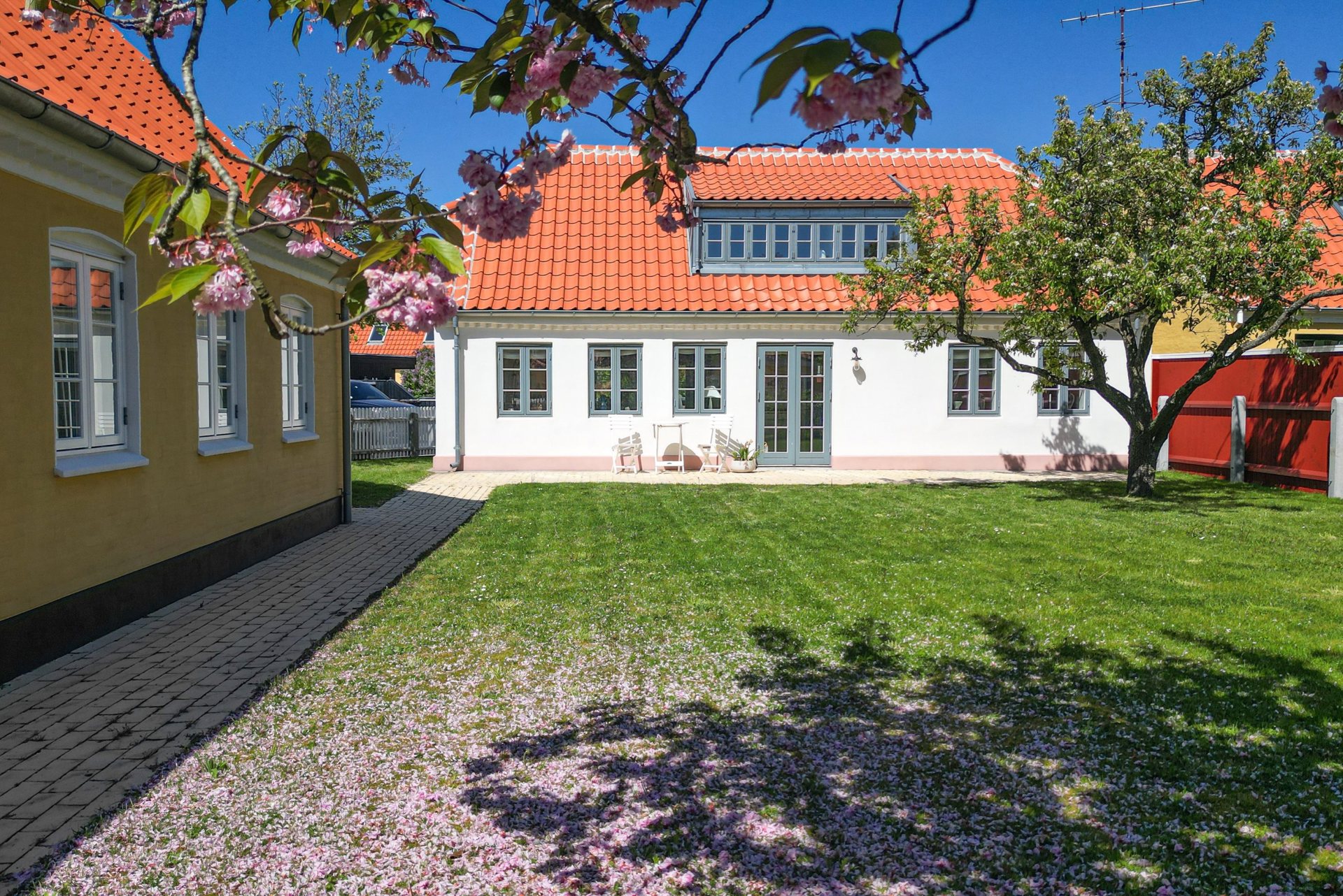 SMUKT SKAGENSHUS I DET IDYLLISKE ØSTERBY