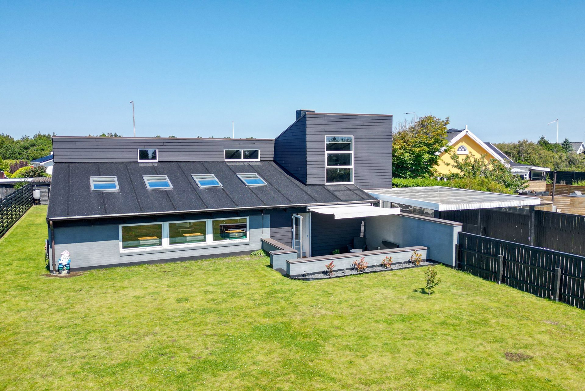 RUMMELIG BOLIG MED MANGE ANVENDELSESMULIGHEDER I GL. SKAGEN