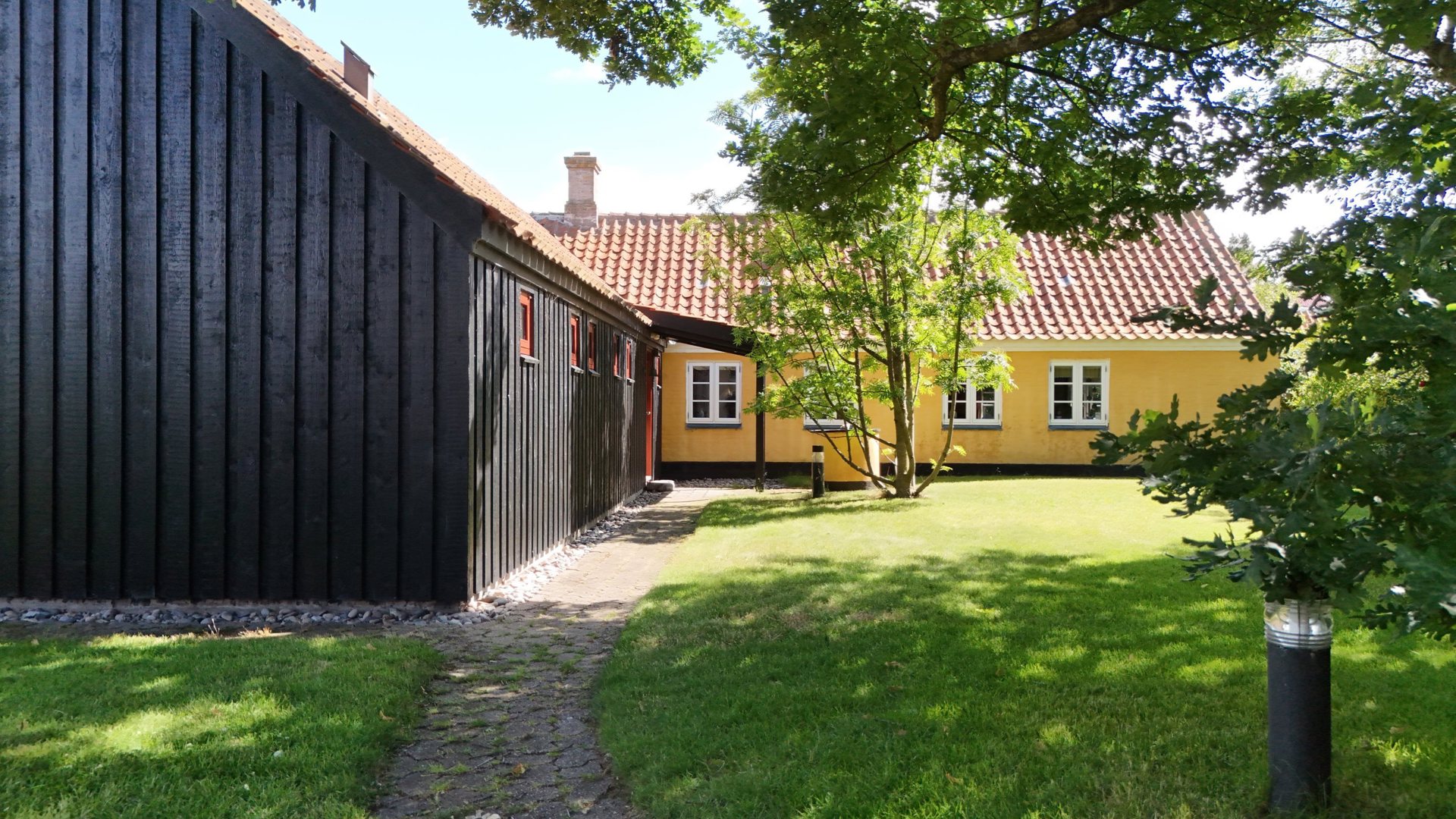 HISTORISK SKAGENSVILLA I HJERTET AF VESTERBY – EN SJÆLDEN OASE TÆT PÅ HAVET