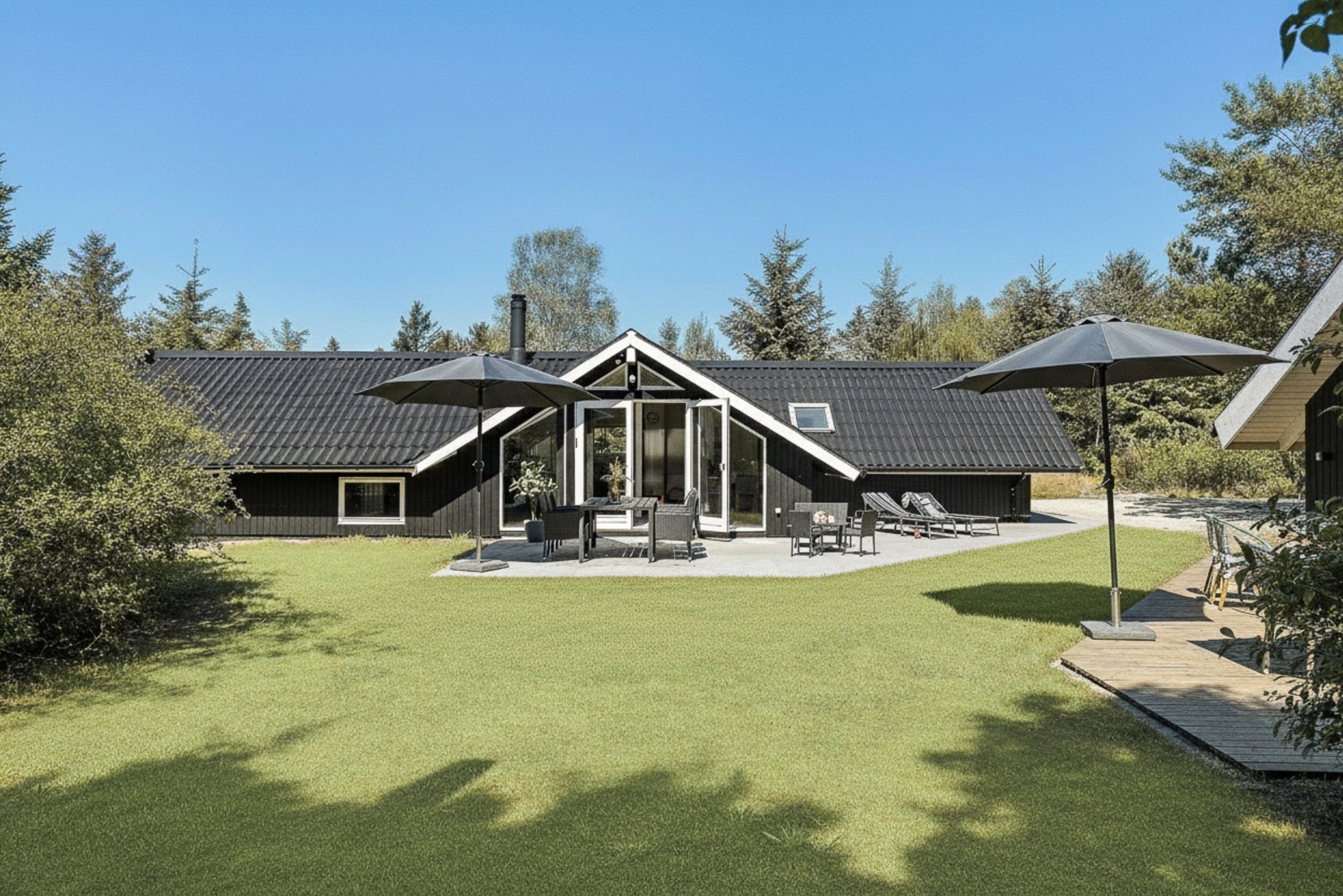 FRED, STRAND, NATUR OG MODERNE KOMFORT I SMUK FORENING