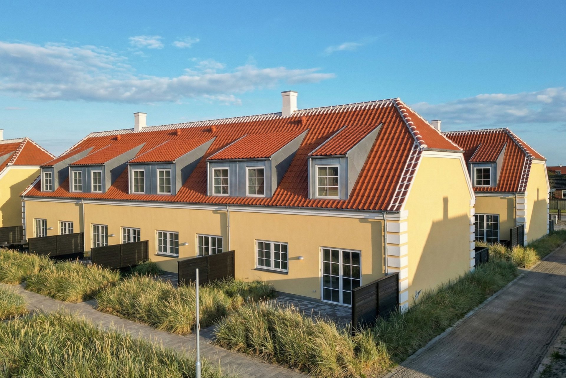 Indflytningsklart Skagenshus i Tuxenparken – kompakt luksus i hjertet af Skagen