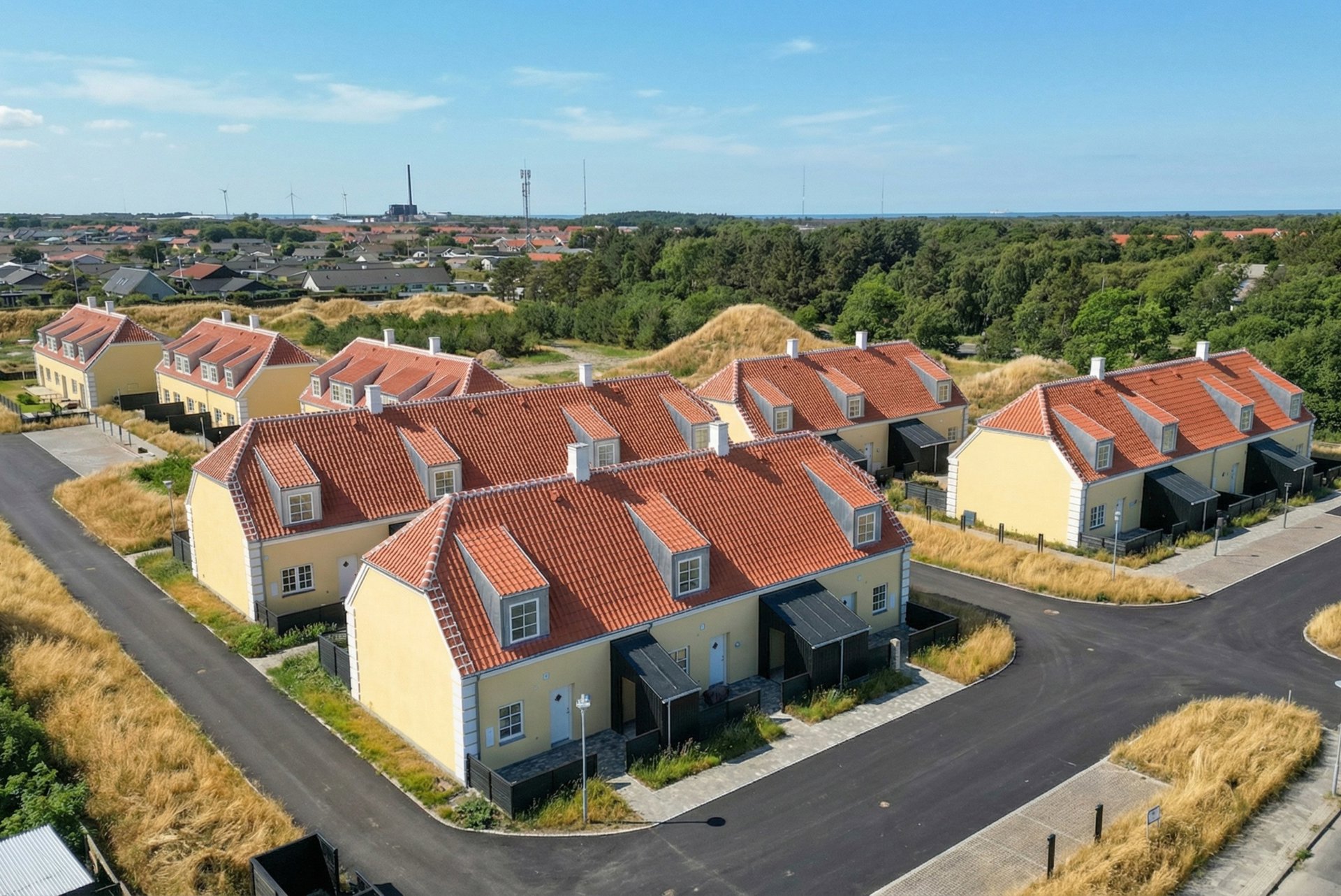 Elegant Skagenshus i Tuxenparken – god plads, lys og komfort