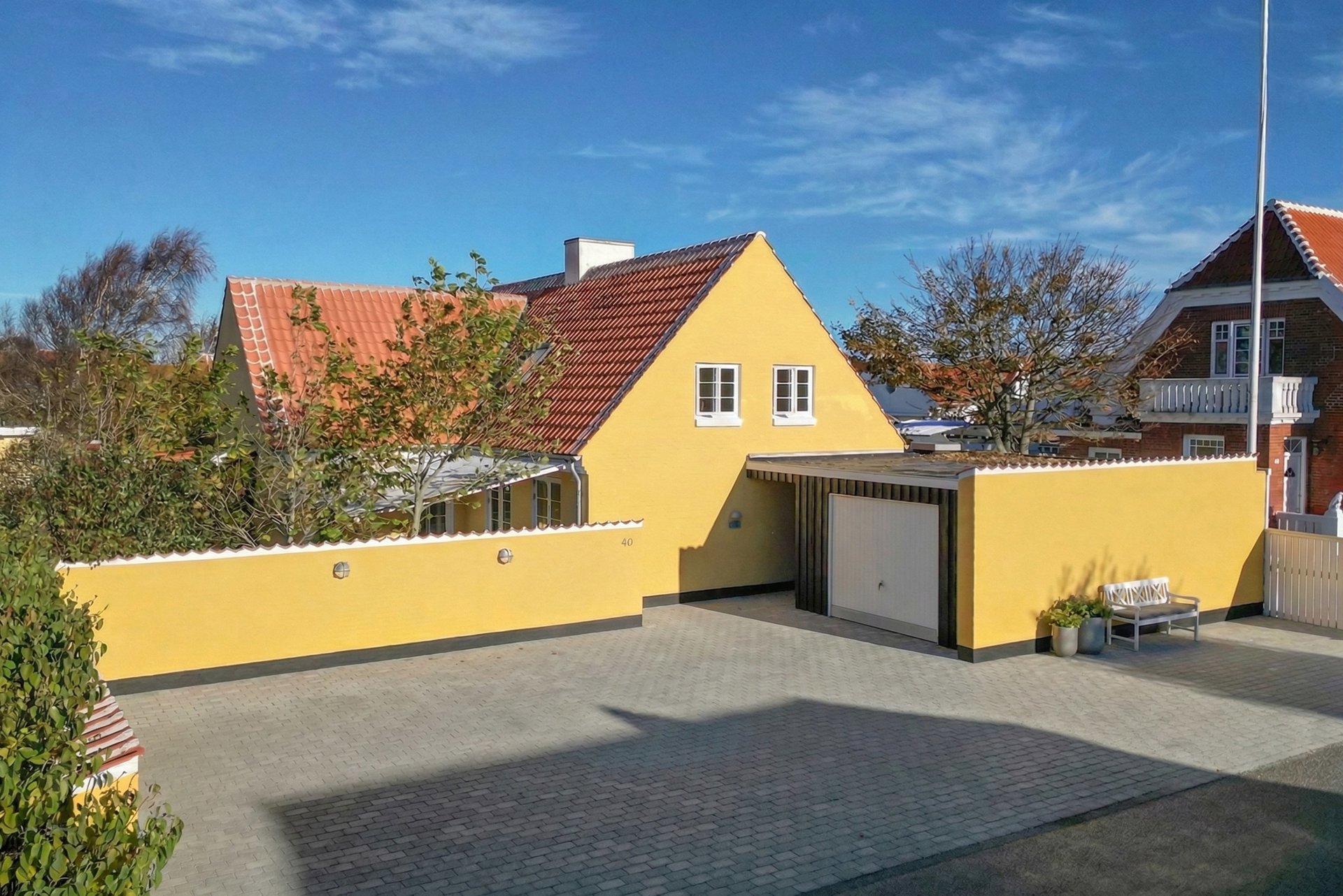 ET STYKKE SKAGENIDYL MELLEM BY, SKOV OG HAV
