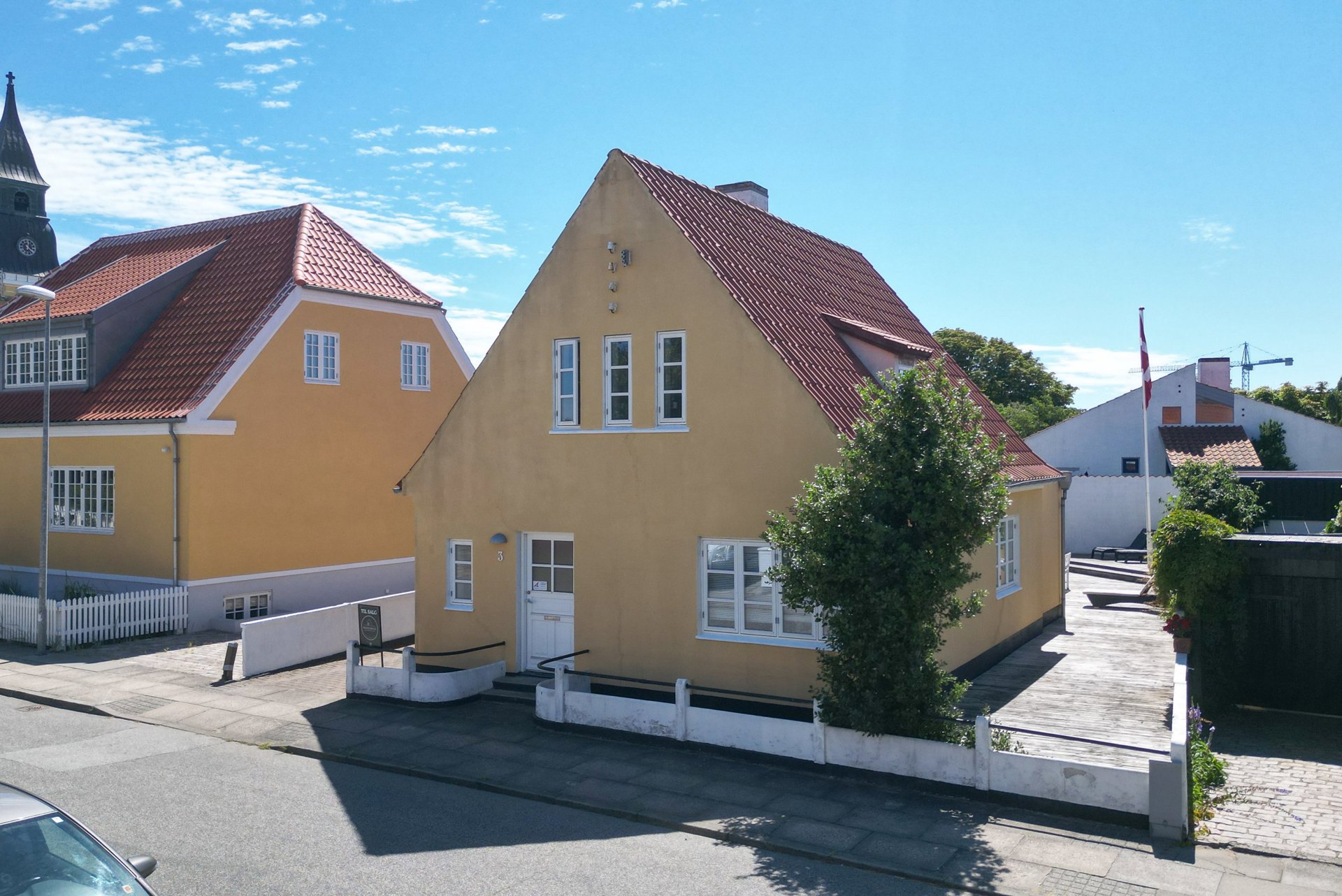CHARMERENDE FERIEHUS MIDT MELLEM BYLIV, SKOV OG HAV