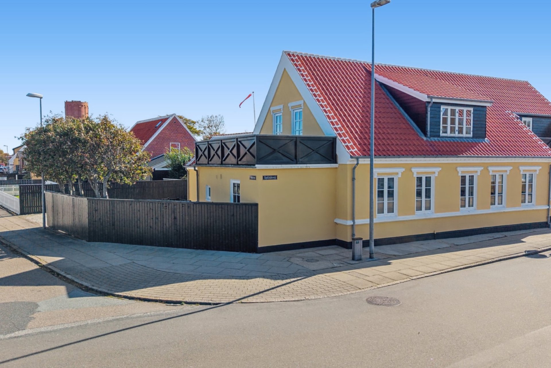 GENNEMFØRT FERIEBOLIG MED RESPEKT FOR HISTORIEN