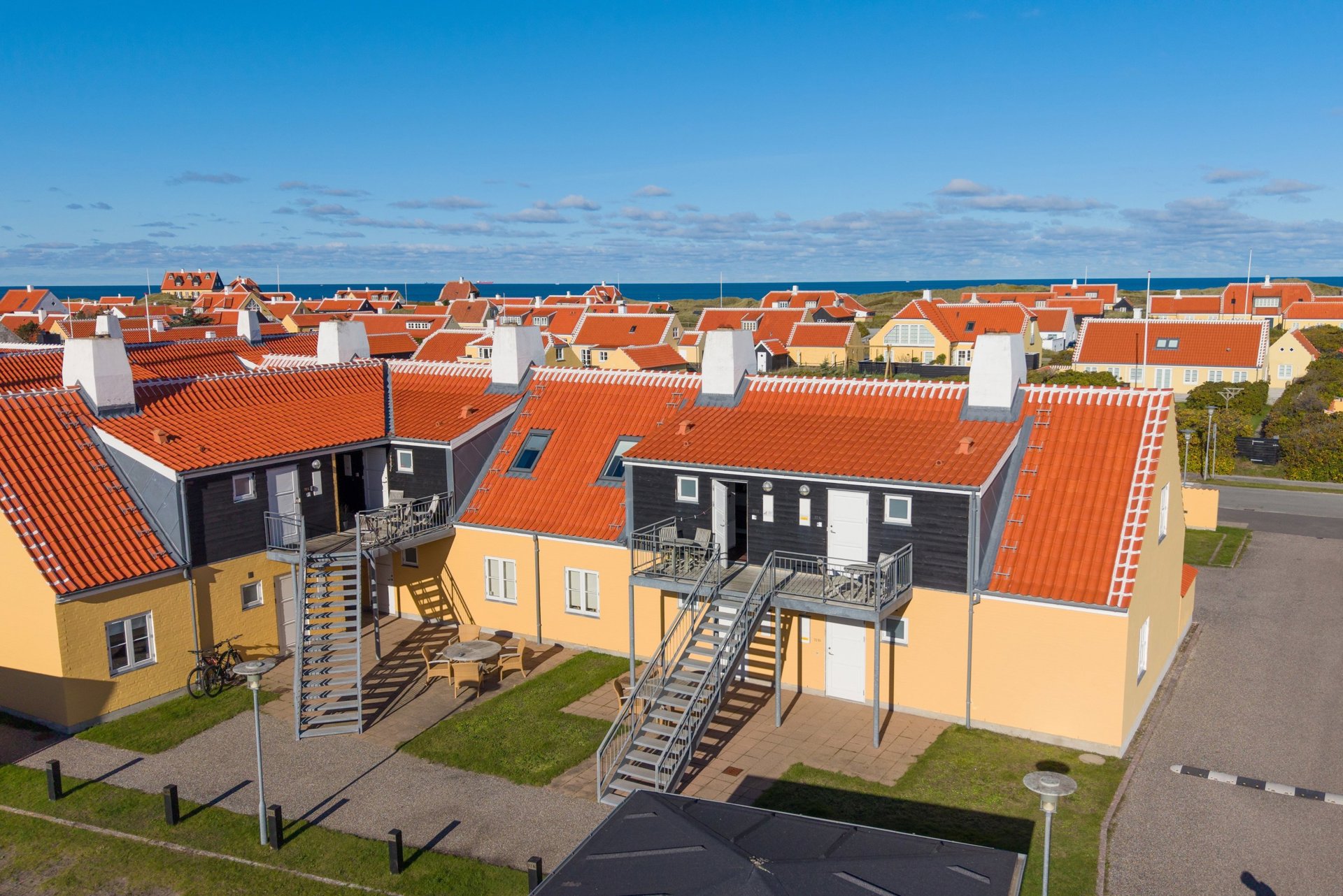 EKSKLUSIV LEJLIGHED MED POOL OG NATUREN LIGE UDENFOR